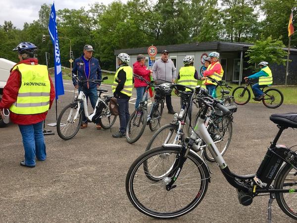 Pedelec-Training auf dem Verkehrs�bungsplatz