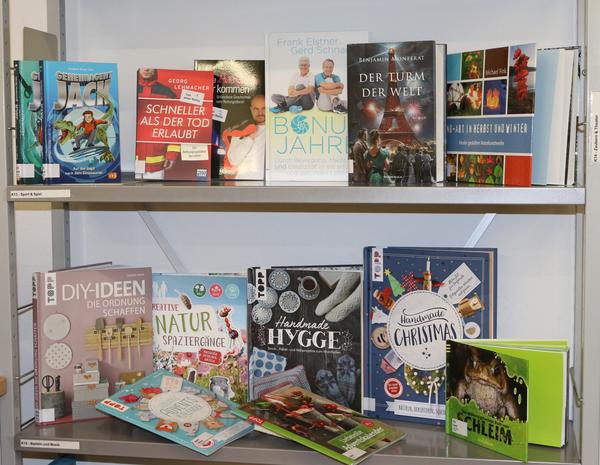 Kleine B�cherauswahl der Bibliothek Neunkirchen
