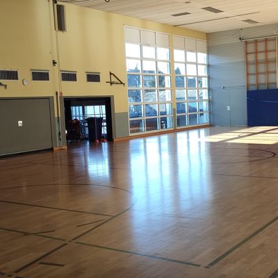 Mehrzweckhalle Struth�tten